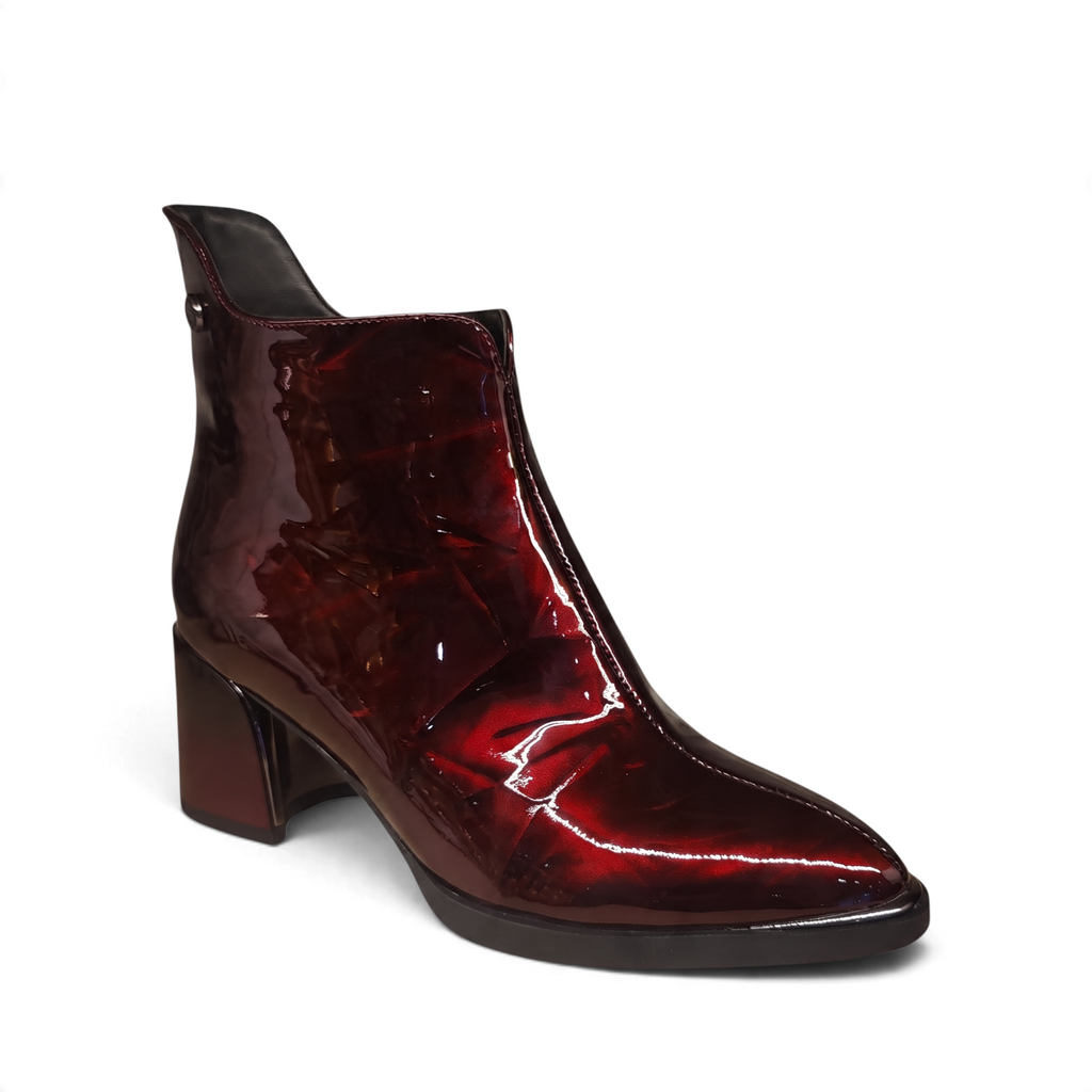 ShoeShop Loretta Vitale burgundy patent leather ankle boots with a 6.5cm block heel and textile lining