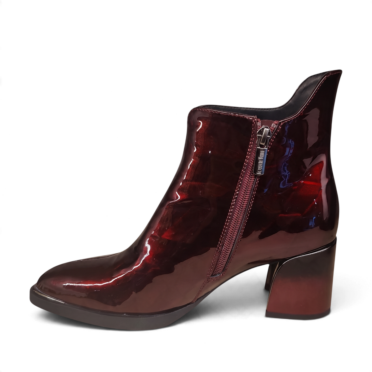 ShoeShop Loretta Vitale burgundy patent leather ankle boot with a 6.5cm block heel and side zipper closure