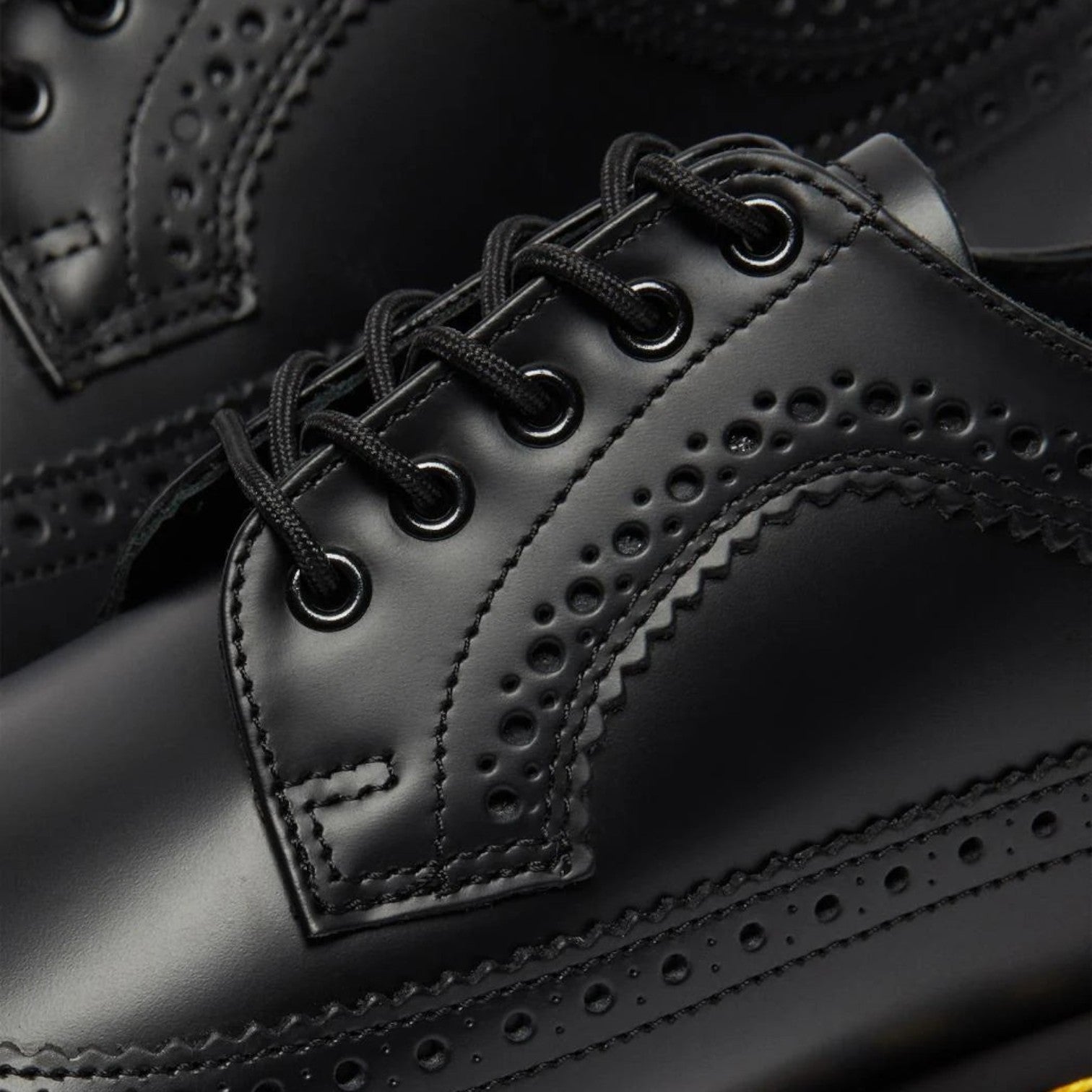 Dr. Martens 22210001 - Must