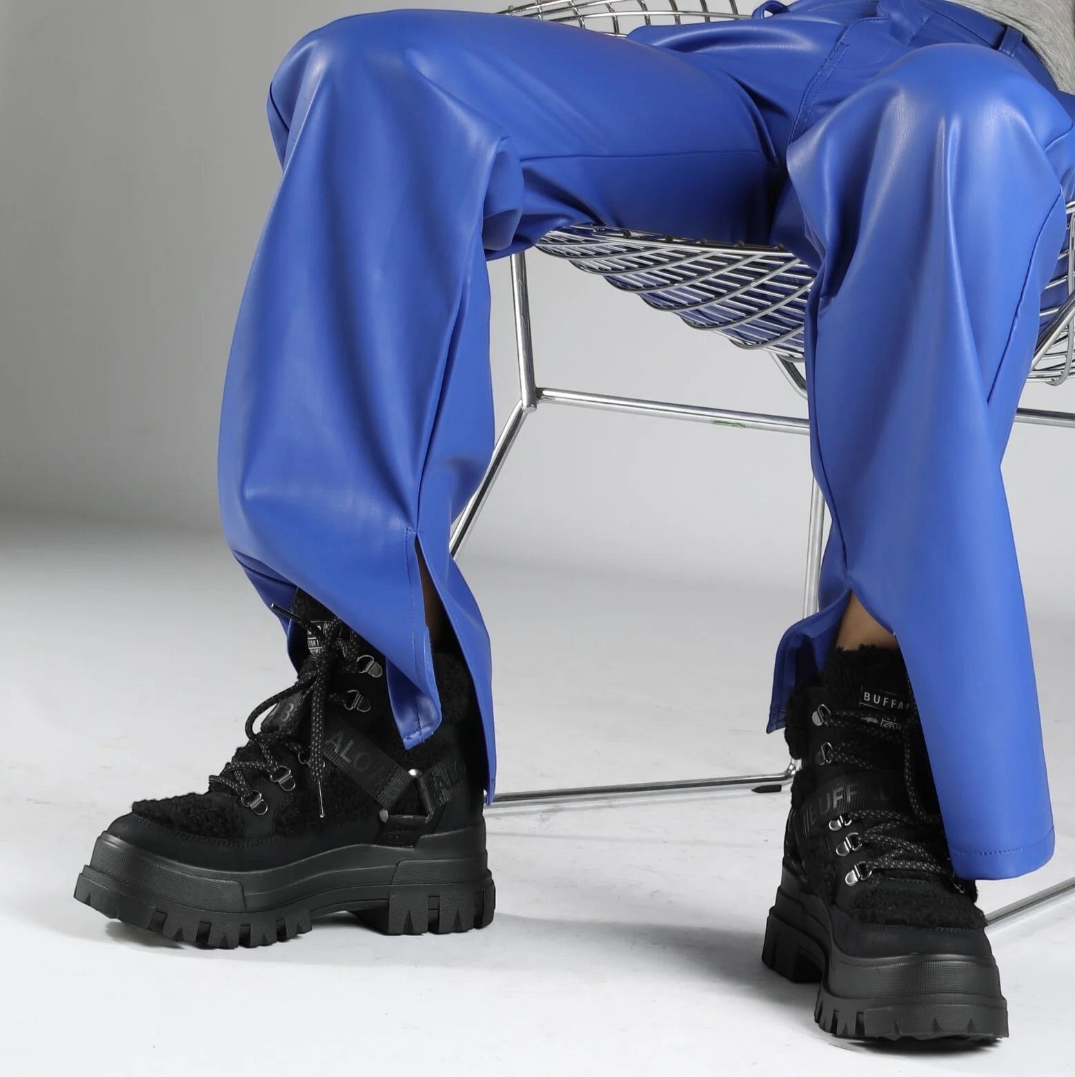 Buffalo 1622328 - Must