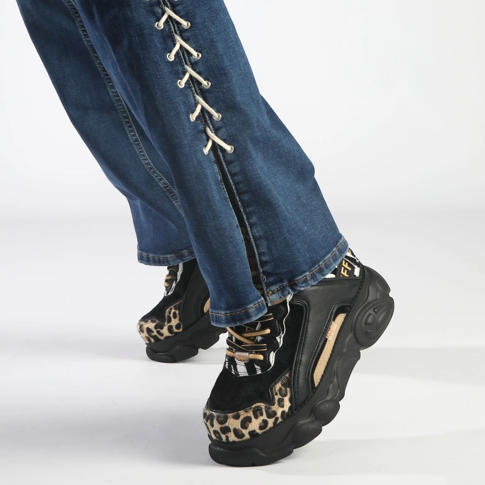 Buffalo 1630854 - Must