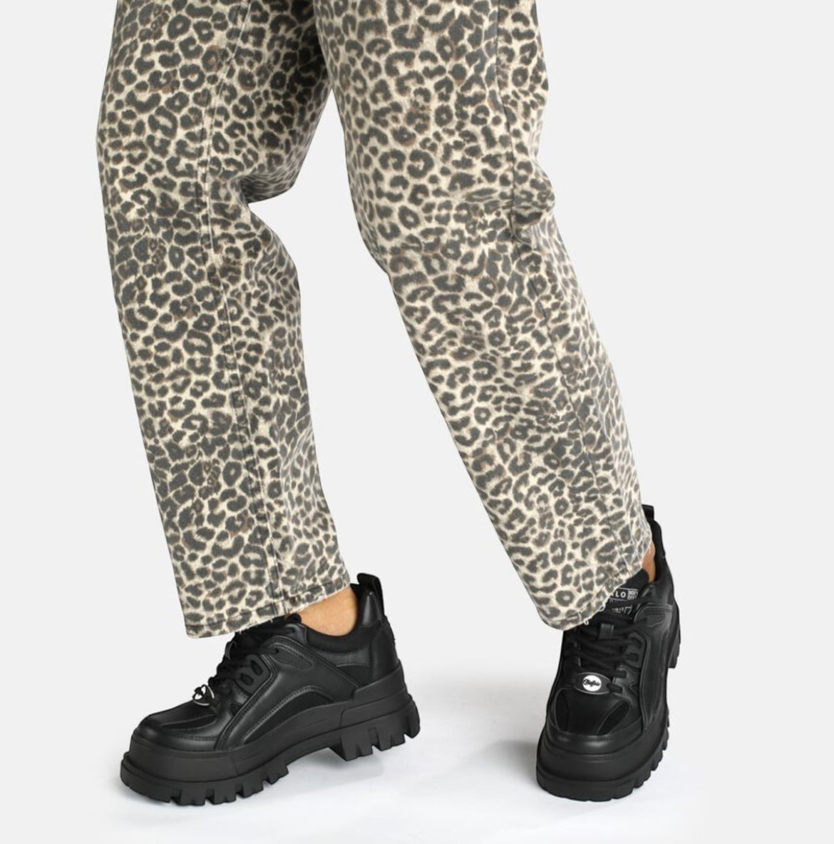 Buffalo 1622107 - Must