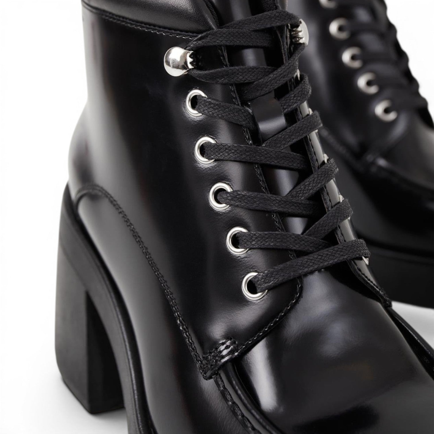 Vagabond 5644-001-20 - Must