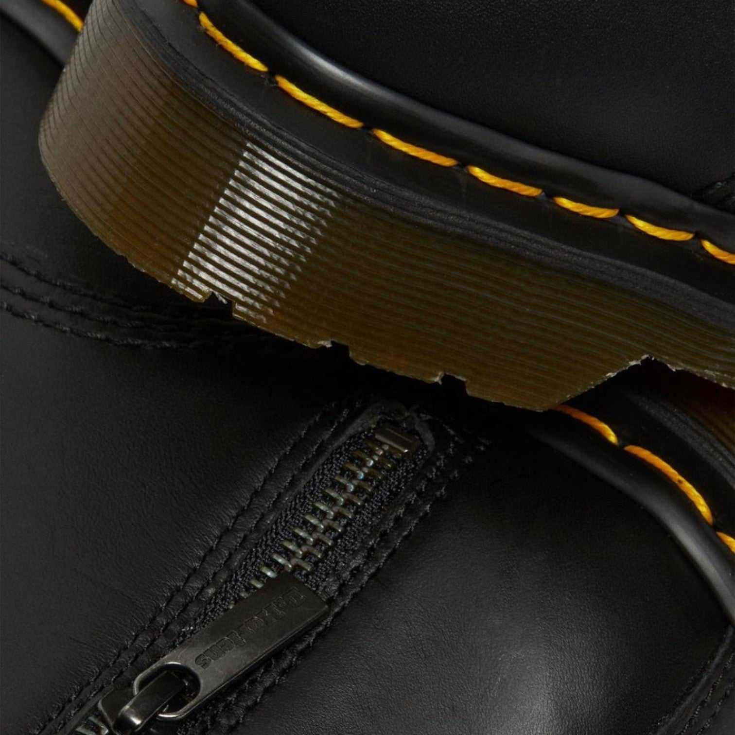 Dr. Martens 23863001 - Must