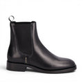 GANT black leather Chelsea boots with elastic side panels and a pull tab. Made in Portugal.