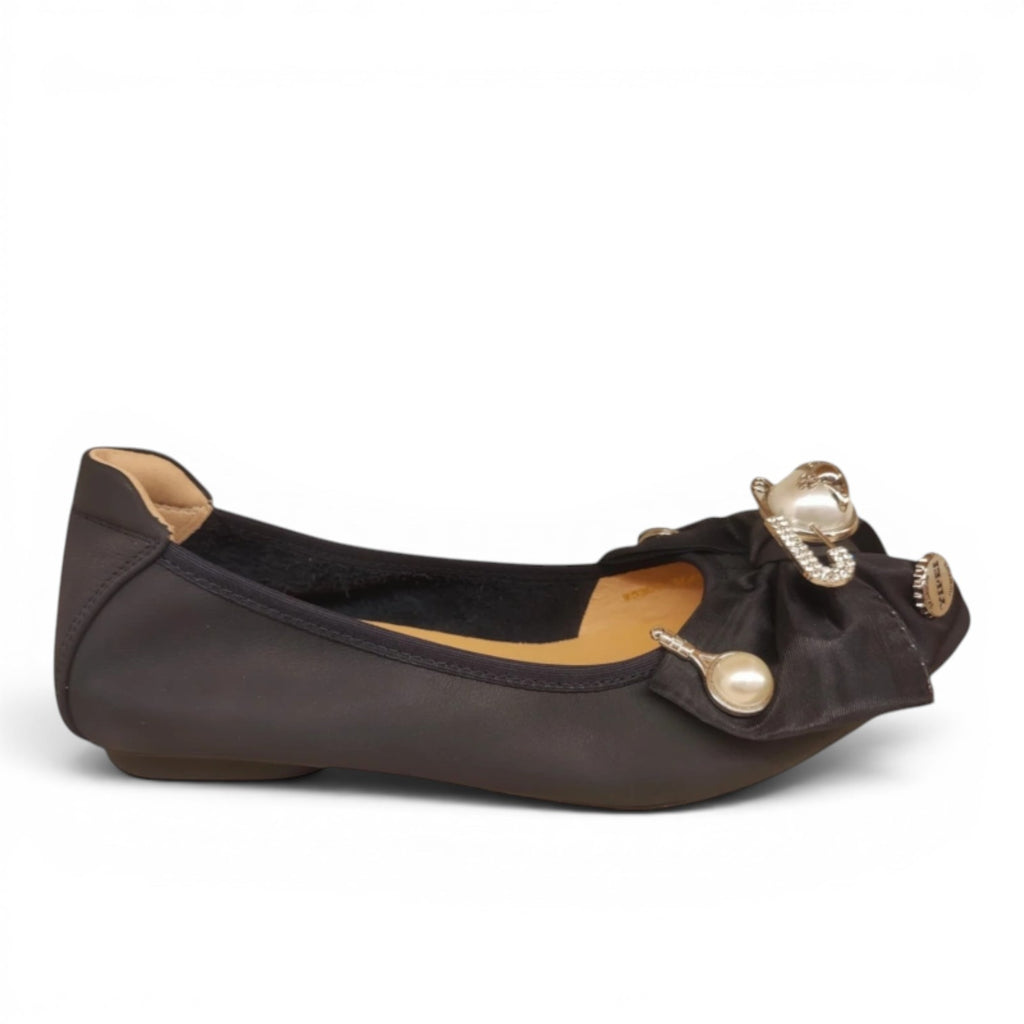 My Store Loretta Vitale W5301 black leather ballet flats with bow and pearl embellishments.