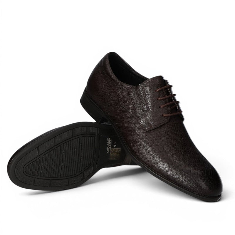 ShoeShop dark brown leather derby shoes with a textured finish and lace-up closure. 2cm heel.