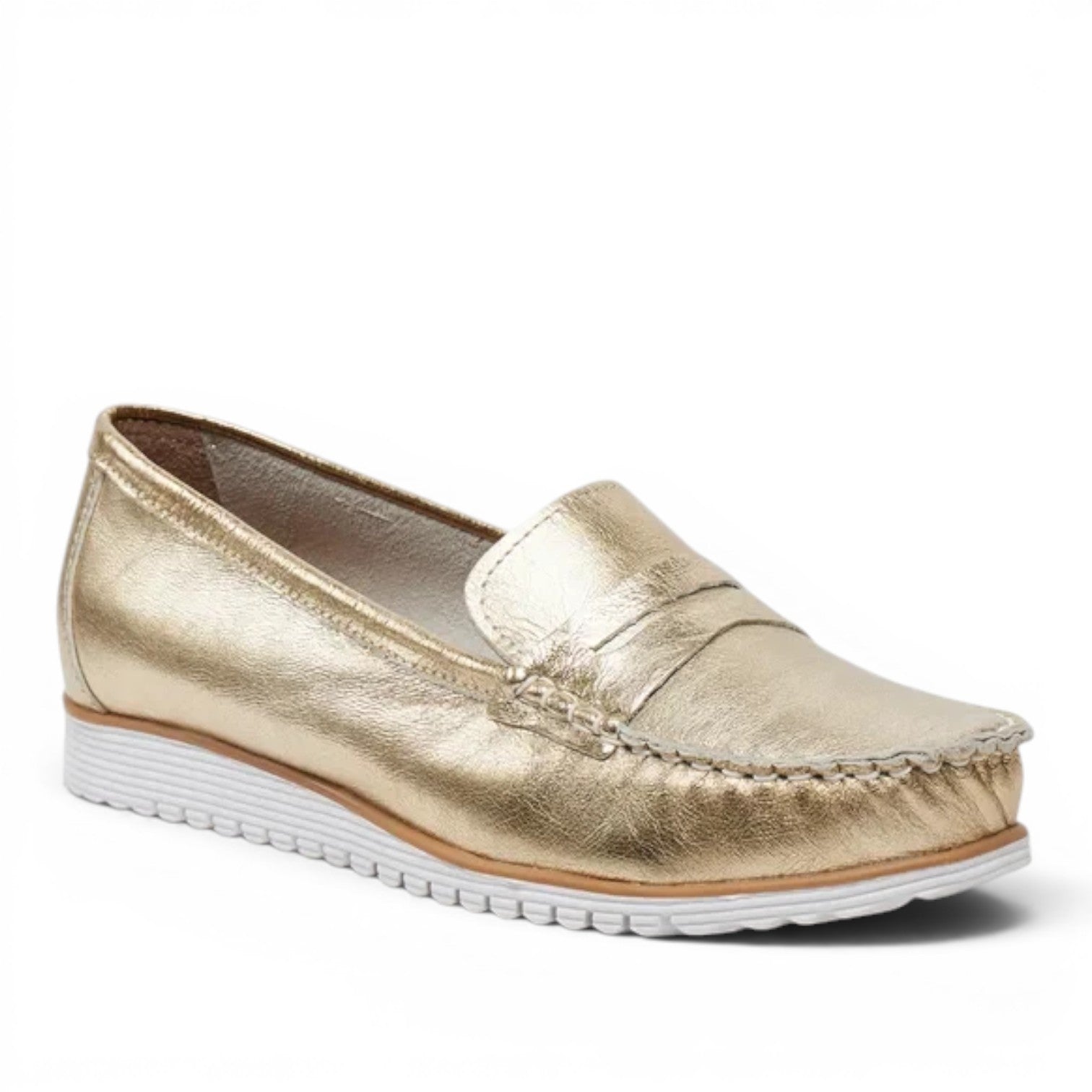 ShoeShop Loretta Vitale 4001 gold leather loafers with a rubber sole and stitched detailing.