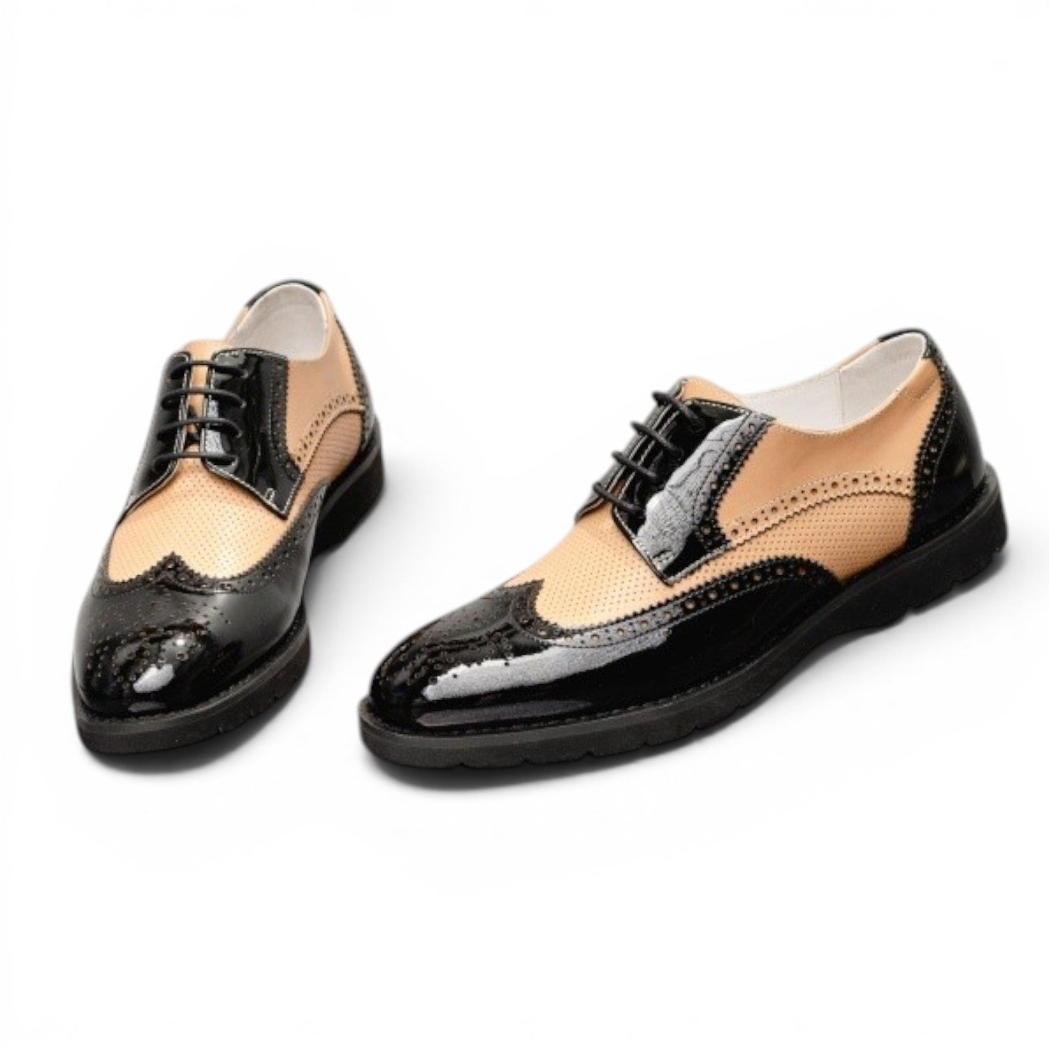 ShoeShop Uncle Paul FRIDA two-tone leather wingtip shoes with perforations in tan and black.