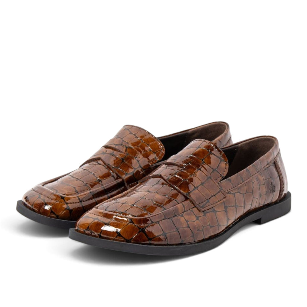 ShoeShop 2120 Siena brown patent leather loafers with a crocodile-embossed texture and durable TPU sole.