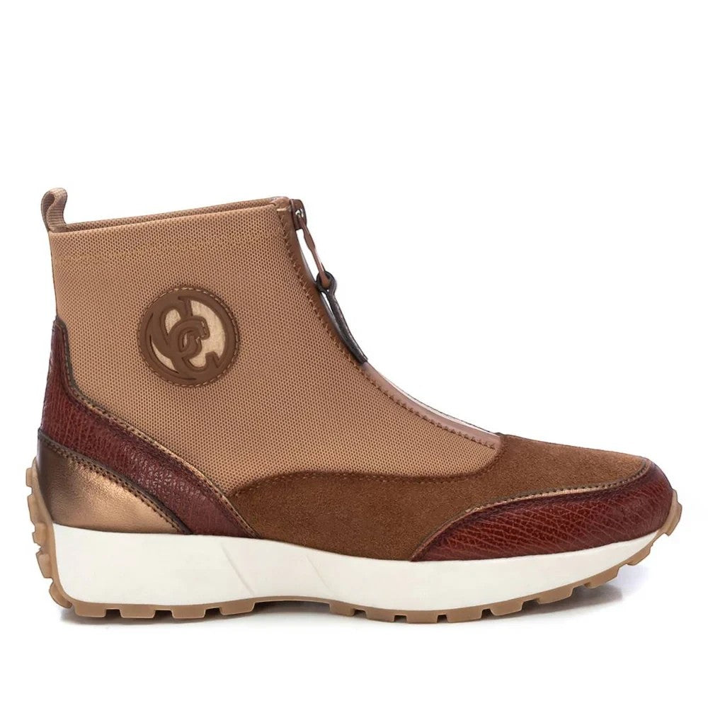 ShoeShop Carmela 161204 brown ankle boots with front zipper, suede and textured leather details, and white platform sole