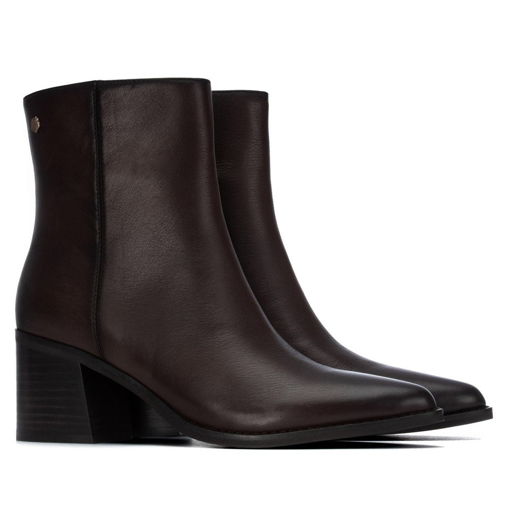 ShoeShop Carmela 164133 dark brown leather ankle boots with a 6.5cm block heel and side zipper closure