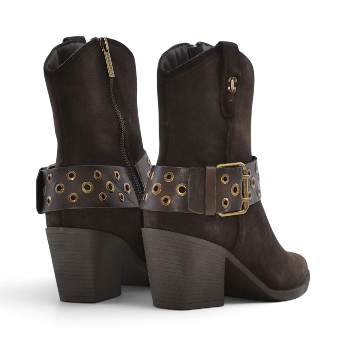 ShoeShop Carmela 164132 dark brown suede ankle boots with a 7cm heel, side zipper, and decorative buckled strap.