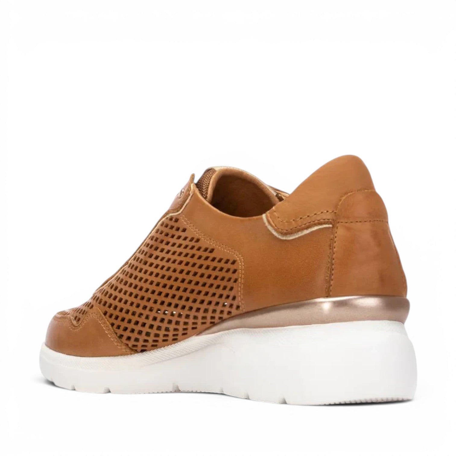 ShoeShop Carmela 163211 tan leather sneakers with perforated side panels and a chunky white platform sole.