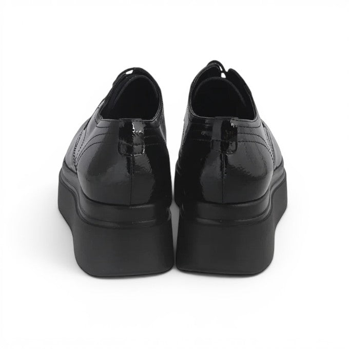 ShoeShop Comart 2C5319 black patent leather platform lace-up shoes viewed from the back