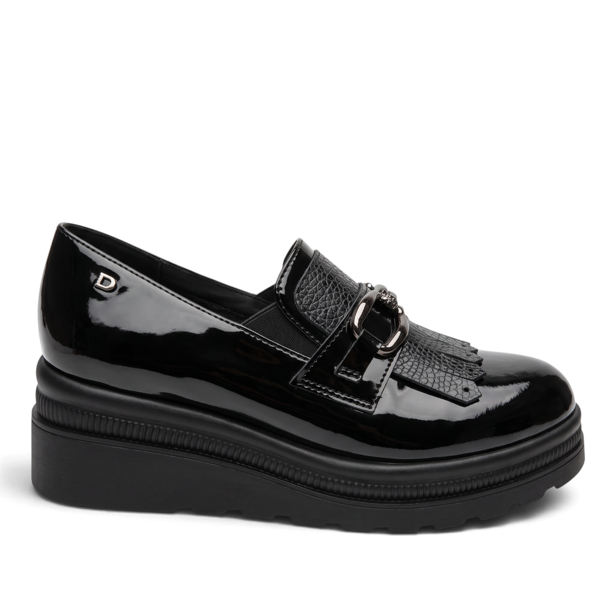 ShoeShop Comart black patent leather platform loafers with fringe detail, metal hardware, and 5cm rubber wedge sole.
