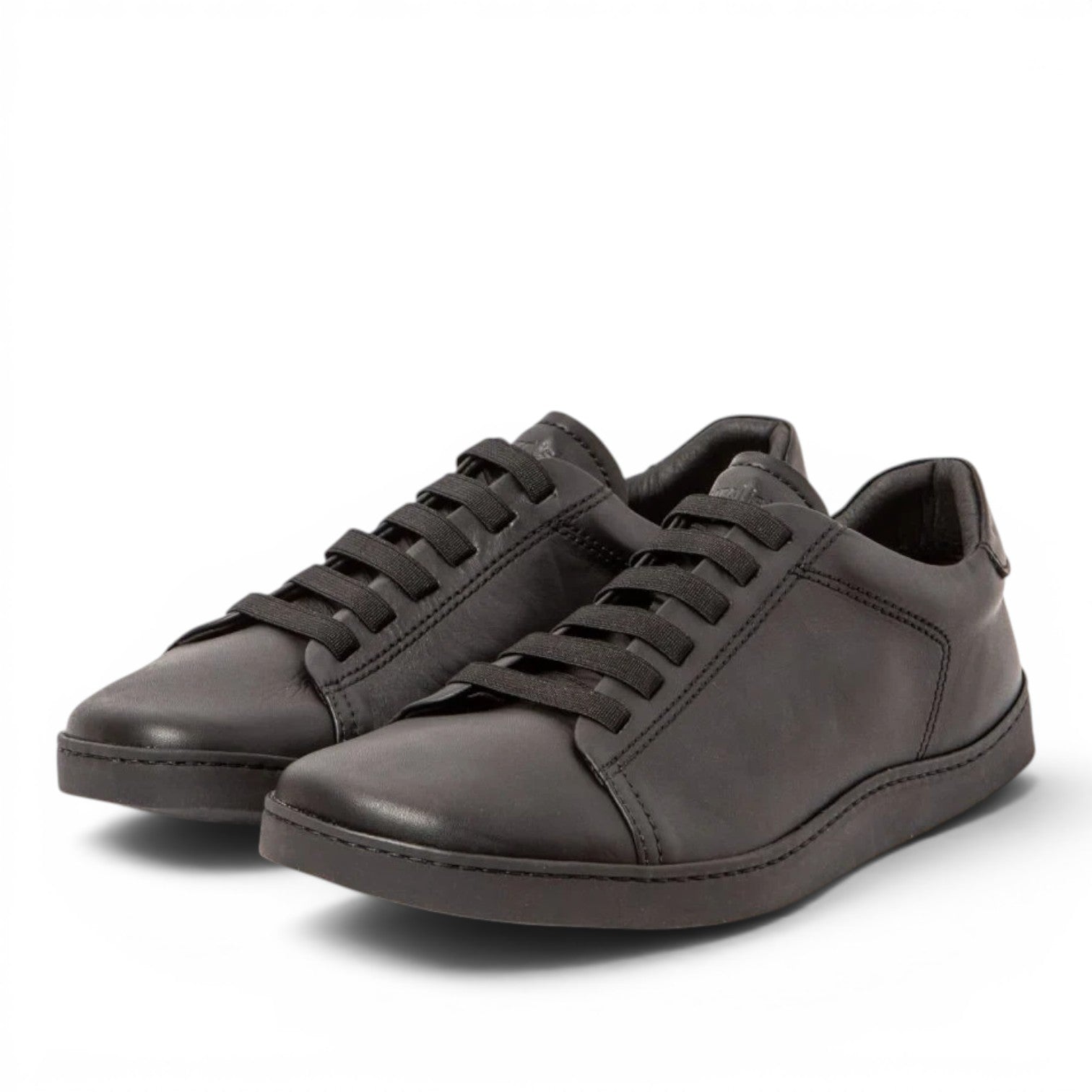 ShoeShop El Naturalista 5910 black leather sneakers with a minimalist low-top design and matching black laces.