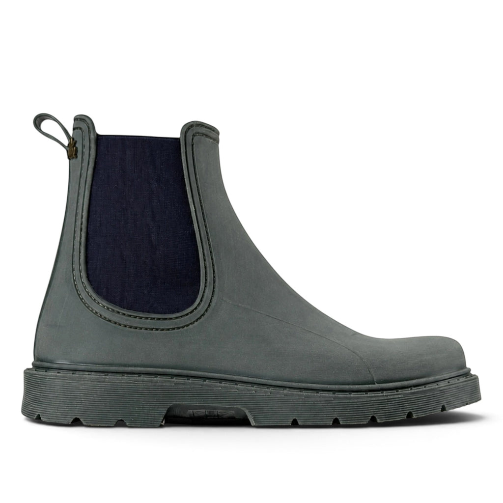 ShoeShop El Naturalista NA35 grey rubber Chelsea boot with dark elastic side panels and a chunky lugged sole