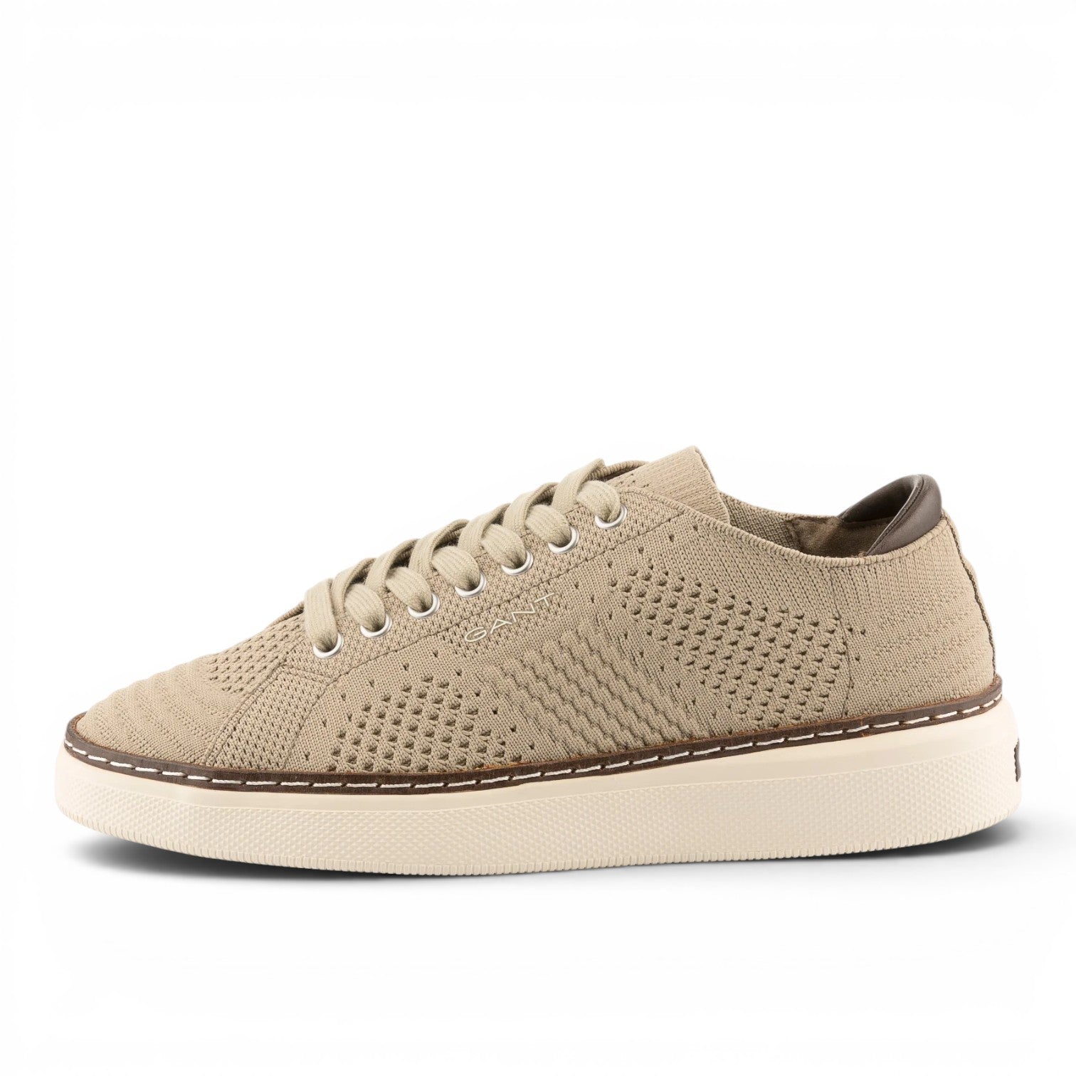 ShoeShop GANT beige knit sneakers with a low-top silhouette, lace-up closure, and thick white rubber sole.