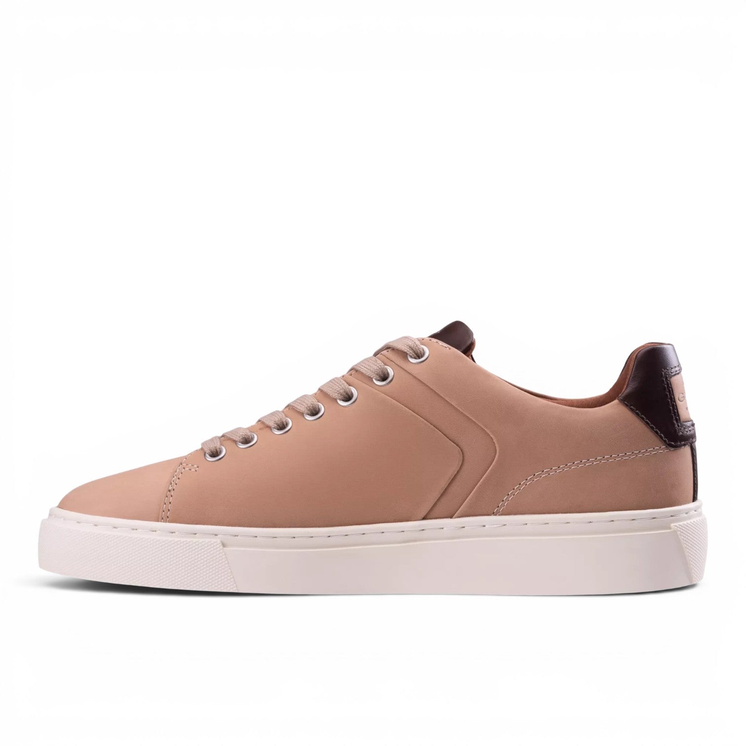 ShoeShop GANT Mc Julien beige leather sneakers with a white rubber sole and dark brown heel detail
