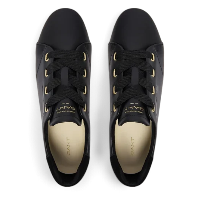 ShoeShop GANT black leather sneakers with wide ribbon laces and gold eyelets, top-down view
