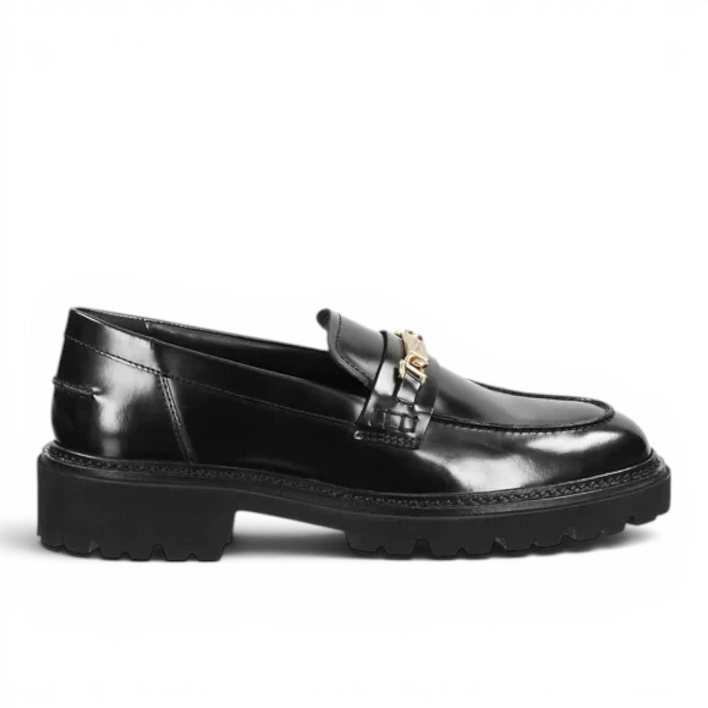 ShoeShop GANT Ivyhill black patent leather loafers with a chunky lug sole and gold-tone metal hardware detail.