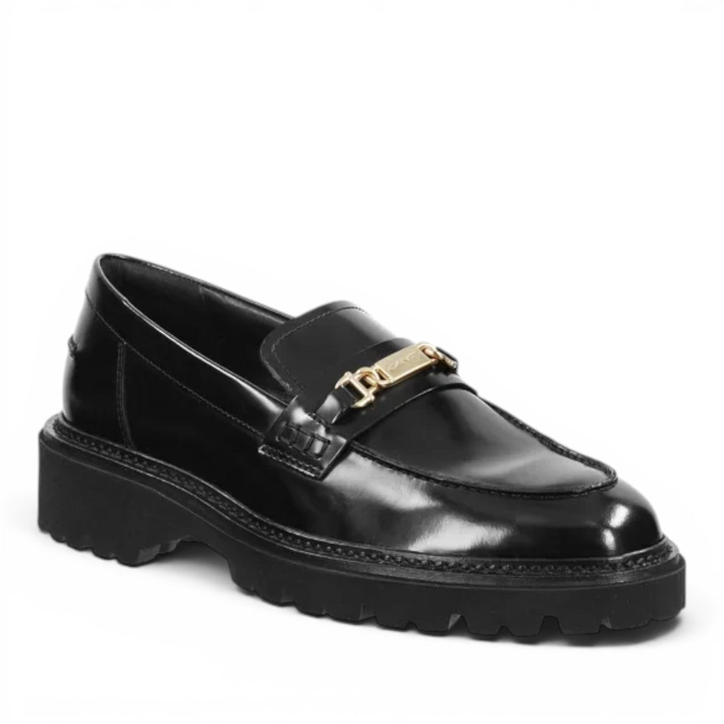 ShoeShop GANT Ivyhill black patent leather loafers with a gold-tone metal bit detail and a chunky lug sole.