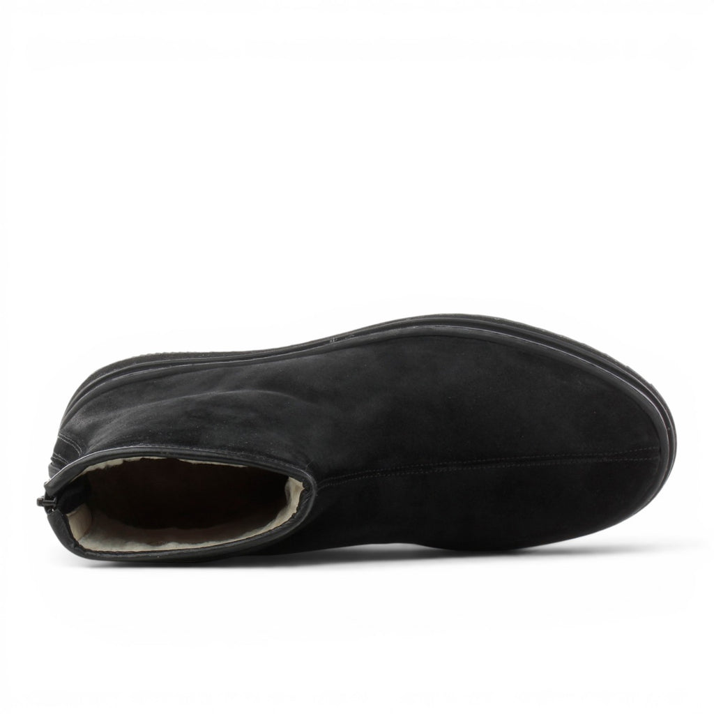 ShoeShop GANT Blistown 2A black suede ankle boot with warm wool lining and rubber sole, top view