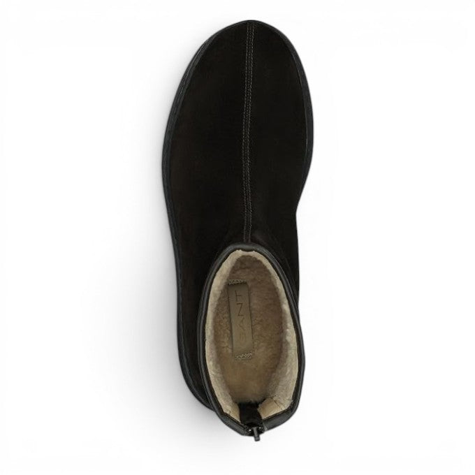 ShoeShop GANT Blistown 2A black suede ankle boots with warm wool lining and rubber sole, top view.