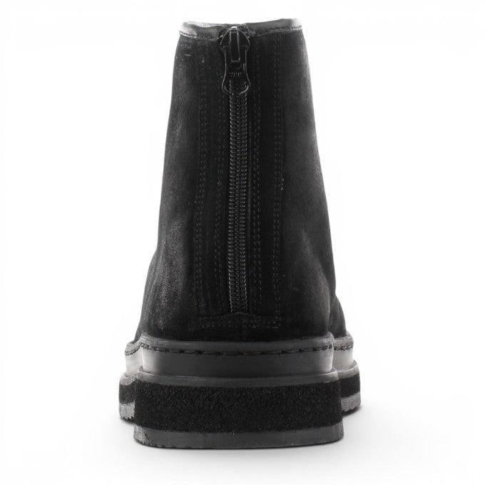 ShoeShop GANT Blistown 2A black suede ankle boots with a rear zipper closure and thick rubber sole