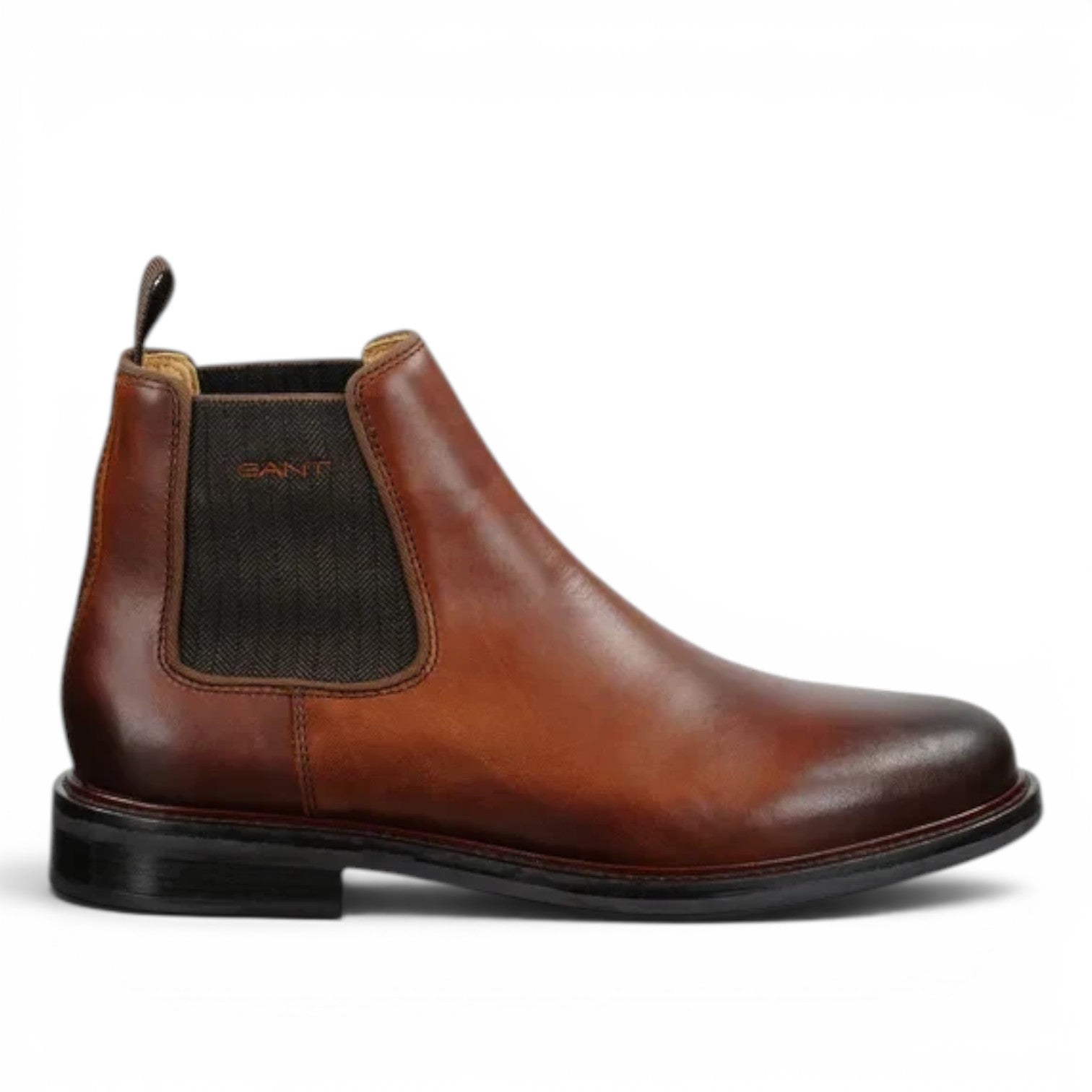 ShoeShop GANT brown leather Chelsea boots with elastic side panels and a durable rubber sole