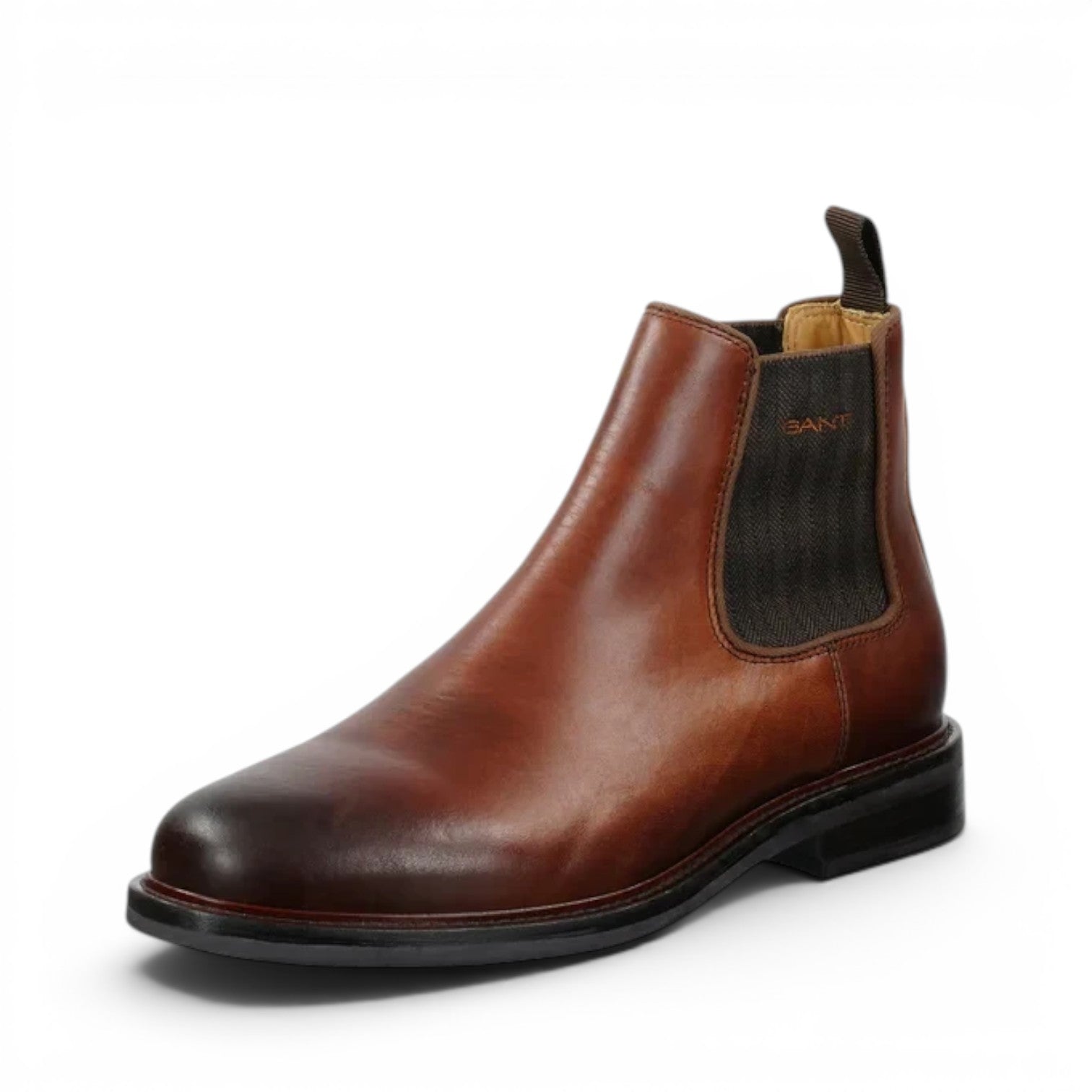 ShoeShop GANT brown leather Chelsea boots with dark elastic side panels and a durable rubber sole.