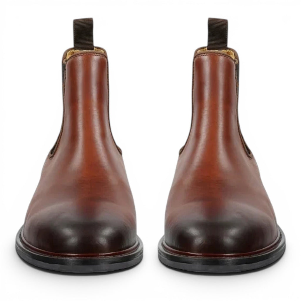 ShoeShop GANT brown leather Chelsea boots with pull tabs and durable rubber soles