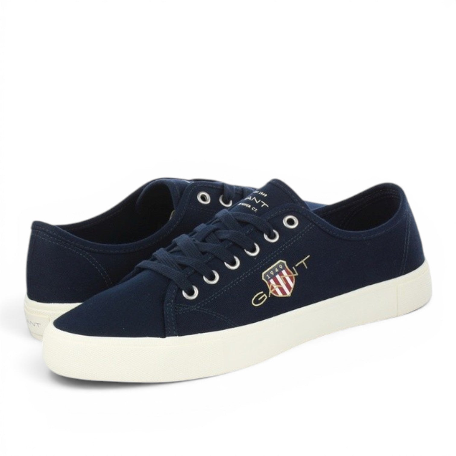 ShoeShop GANT navy blue canvas sneakers with white rubber soles and embroidered logo detail