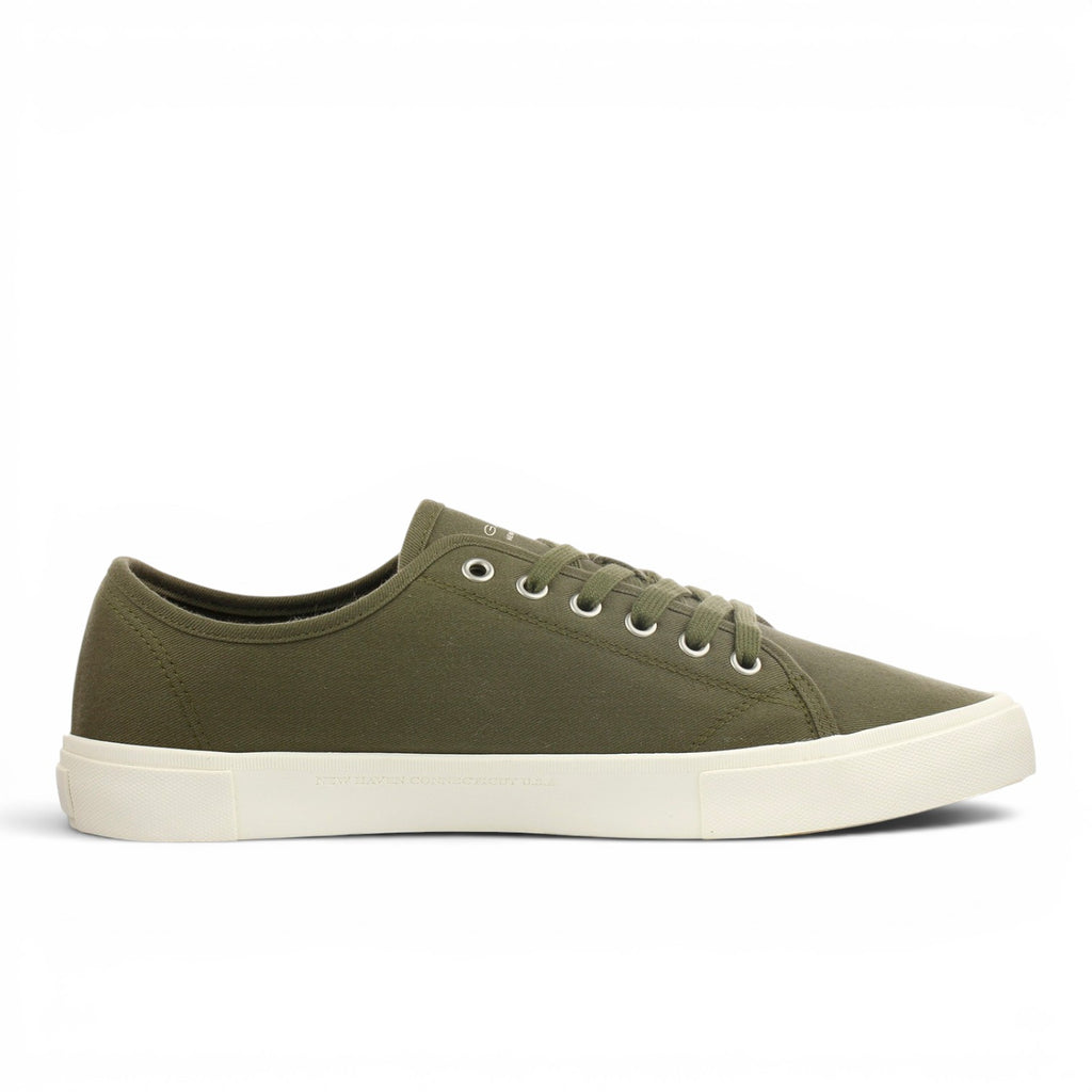 ShoeShop GANT olive green canvas low-top sneakers with white rubber soles and lace-up closure