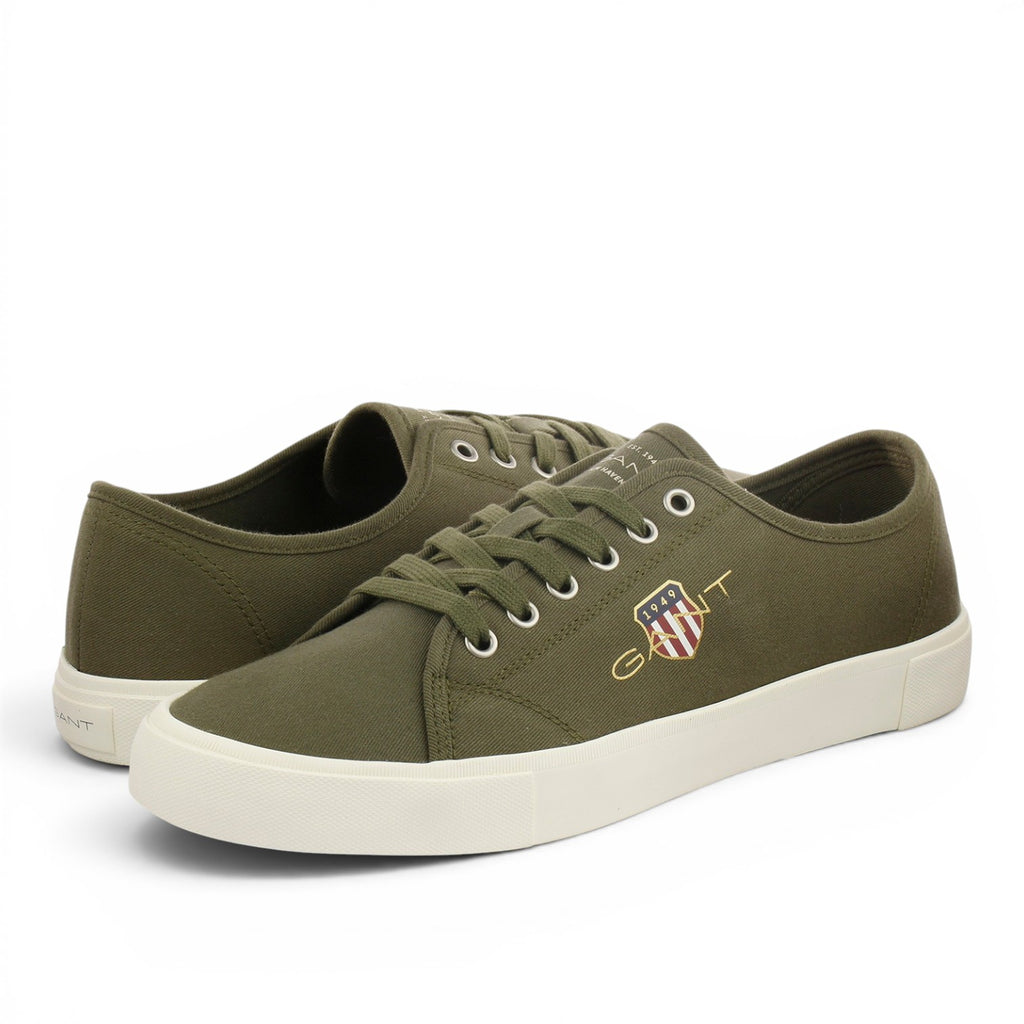 ShoeShop GANT olive green canvas sneakers with white rubber soles and embroidered logo detail