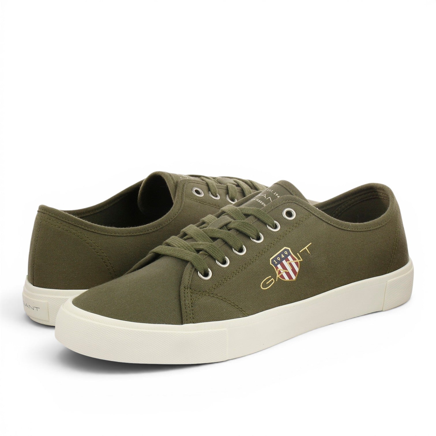 ShoeShop GANT olive green canvas sneakers with white rubber soles and embroidered logo detail