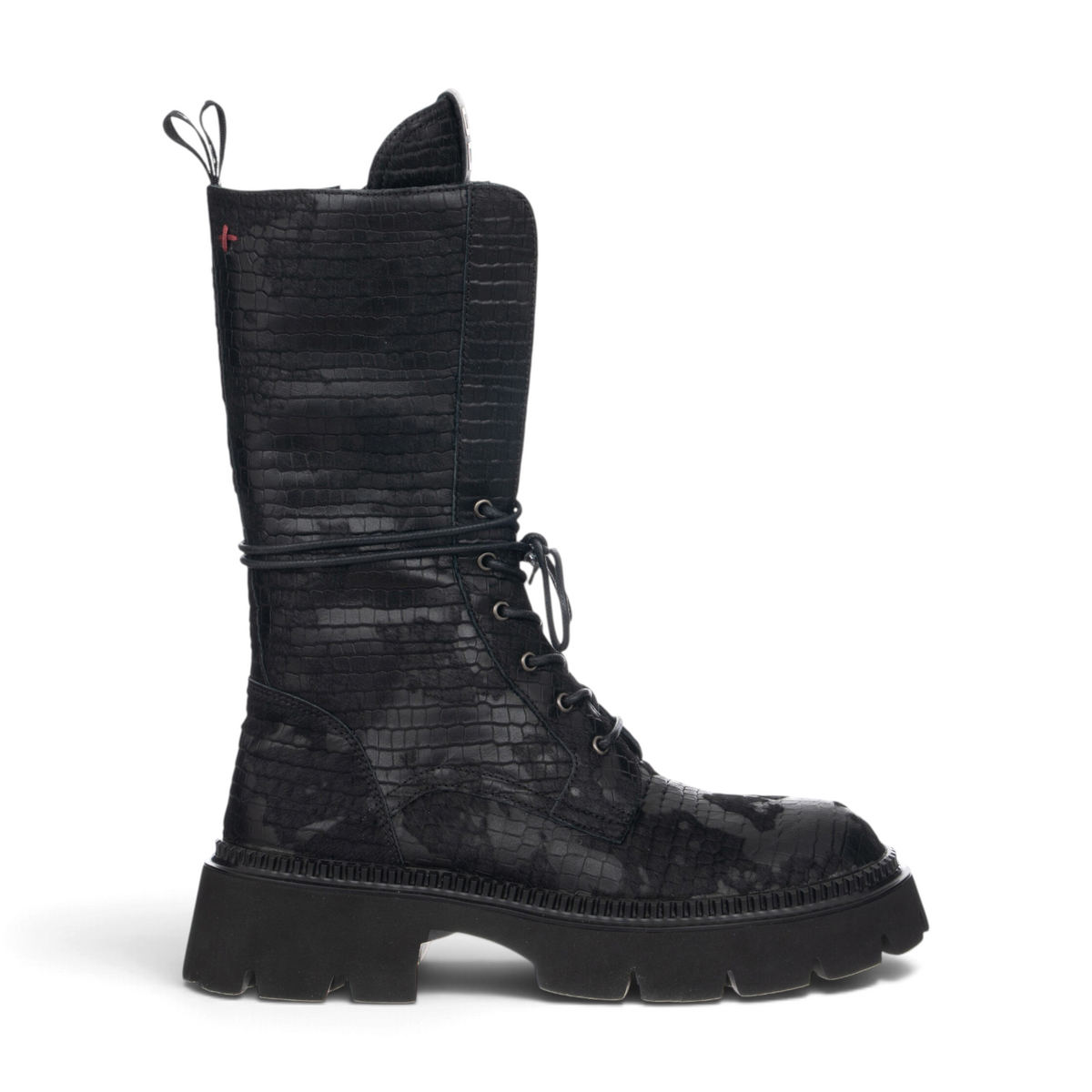 ShoeShop Gio+ GRETA02B black leather combat boots with crocodile texture, lace-up front, and 4.5cm chunky rubber sole