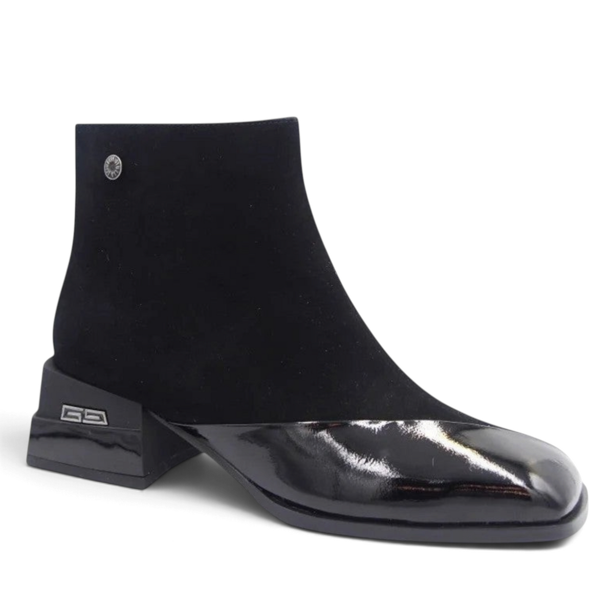 ShoeShop Loretta Vitale C4206 black leather ankle boots with patent toe cap, side zipper, and 5cm block heel