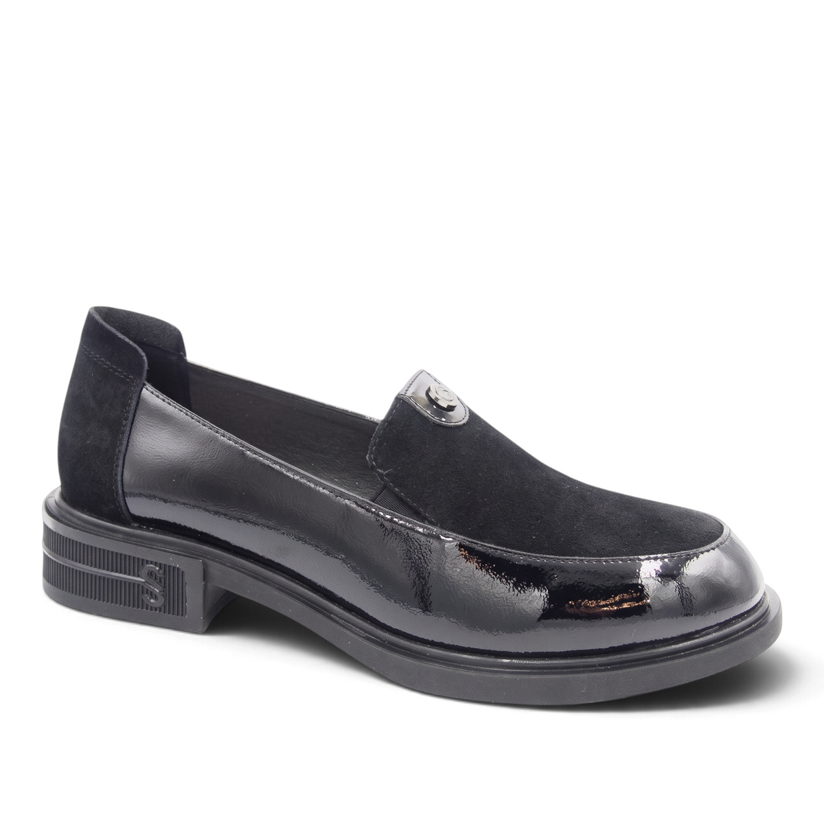 ShoeShop Loretta Vitale black leather loafers with a mix of patent and suede textures and a chunky rubber sole