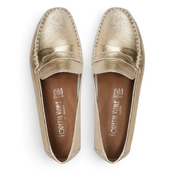 ShoeShop Loretta Vitale 4001 gold leather loafers with leather lining and rubber sole.
