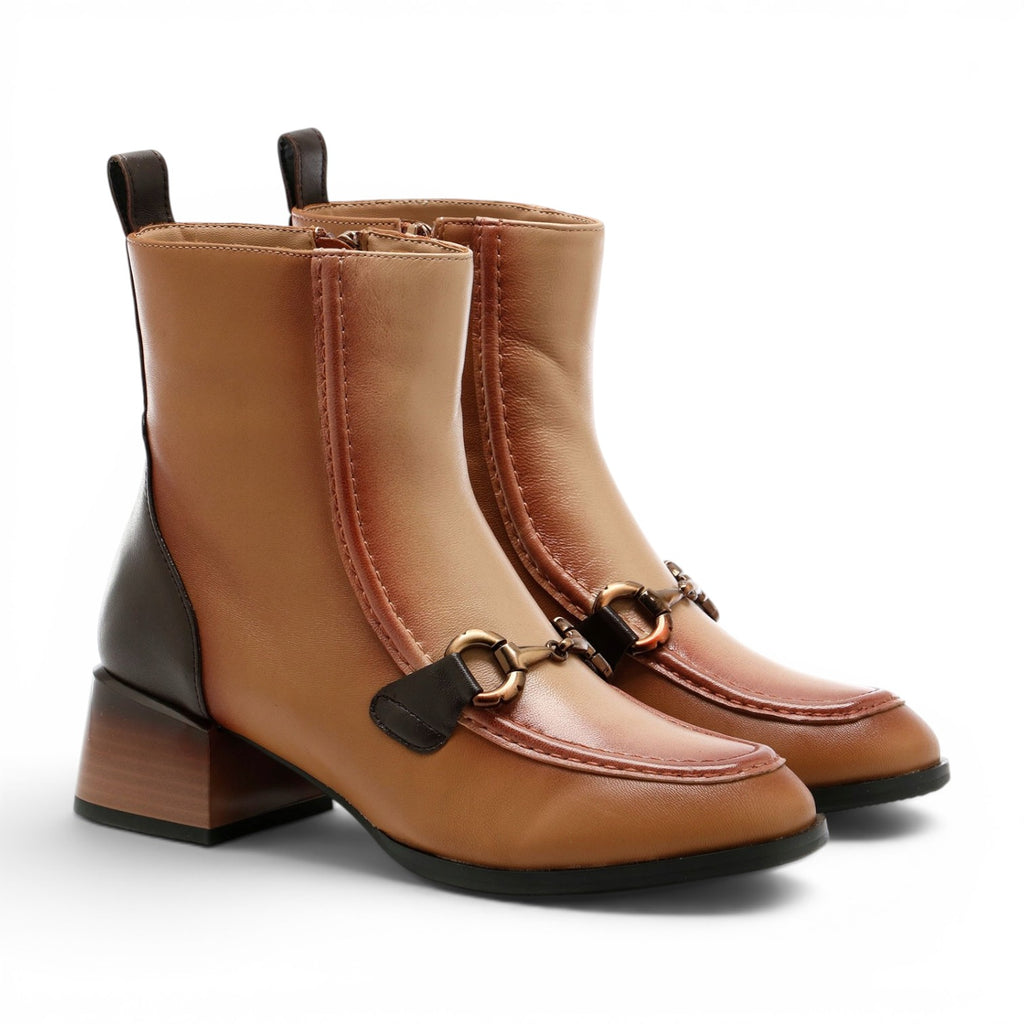 ShoeShop Loretta Vitale C3882 tan leather ankle boots with a block heel and gold-tone metal horsebit detail.