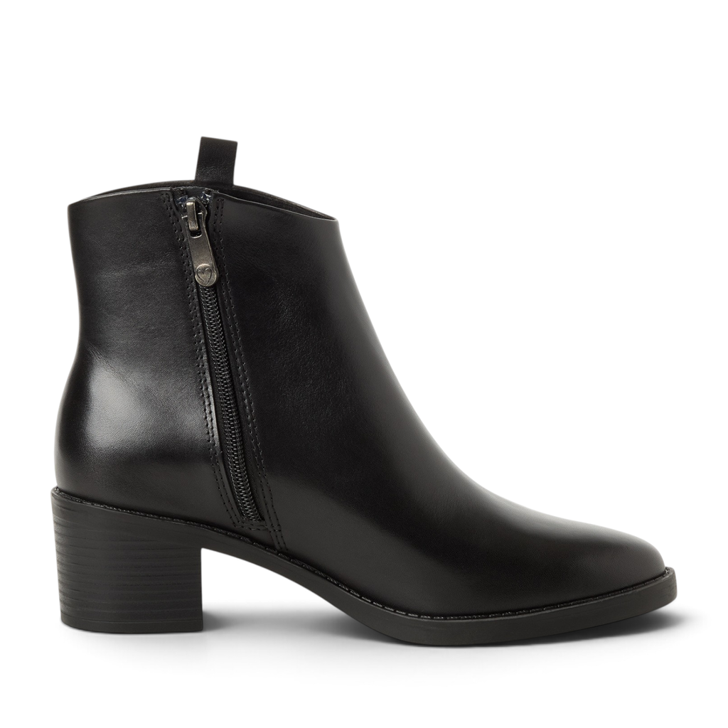 ShoeShop Marco Tozzi black leather ankle boots with a side zipper and a comfortable block heel