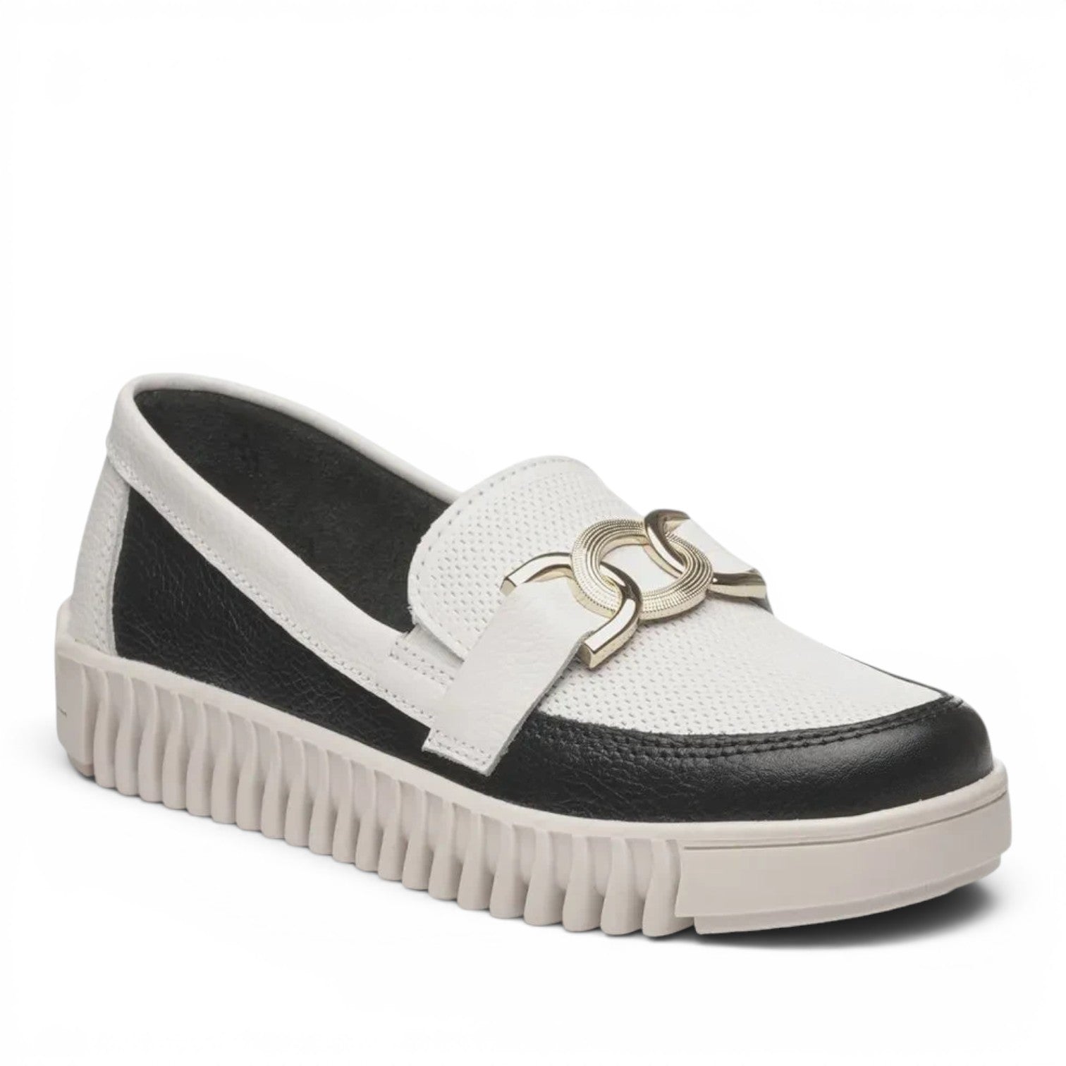ShoeShop Pegada 210514-03 black and white leather loafers with a metallic chain detail and chunky platform sole