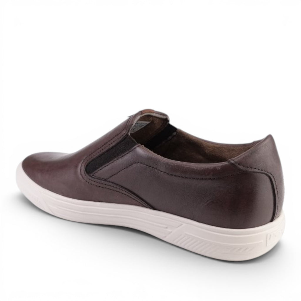 ShoeShop Pegada brown leather slip-on casual shoe with elastic side panels and a white rubber sole
