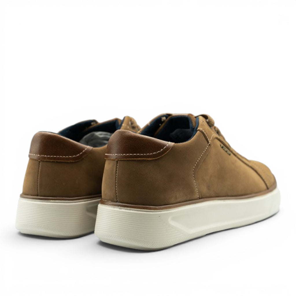 ShoeShop Pegada brown leather casual sneakers with white rubber soles, rear view showing heel detail