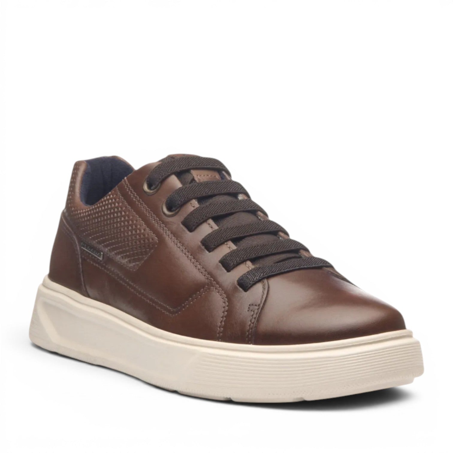 ShoeShop Pegada 110923-02 brown leather sneakers with dark brown laces and a thick white rubber sole