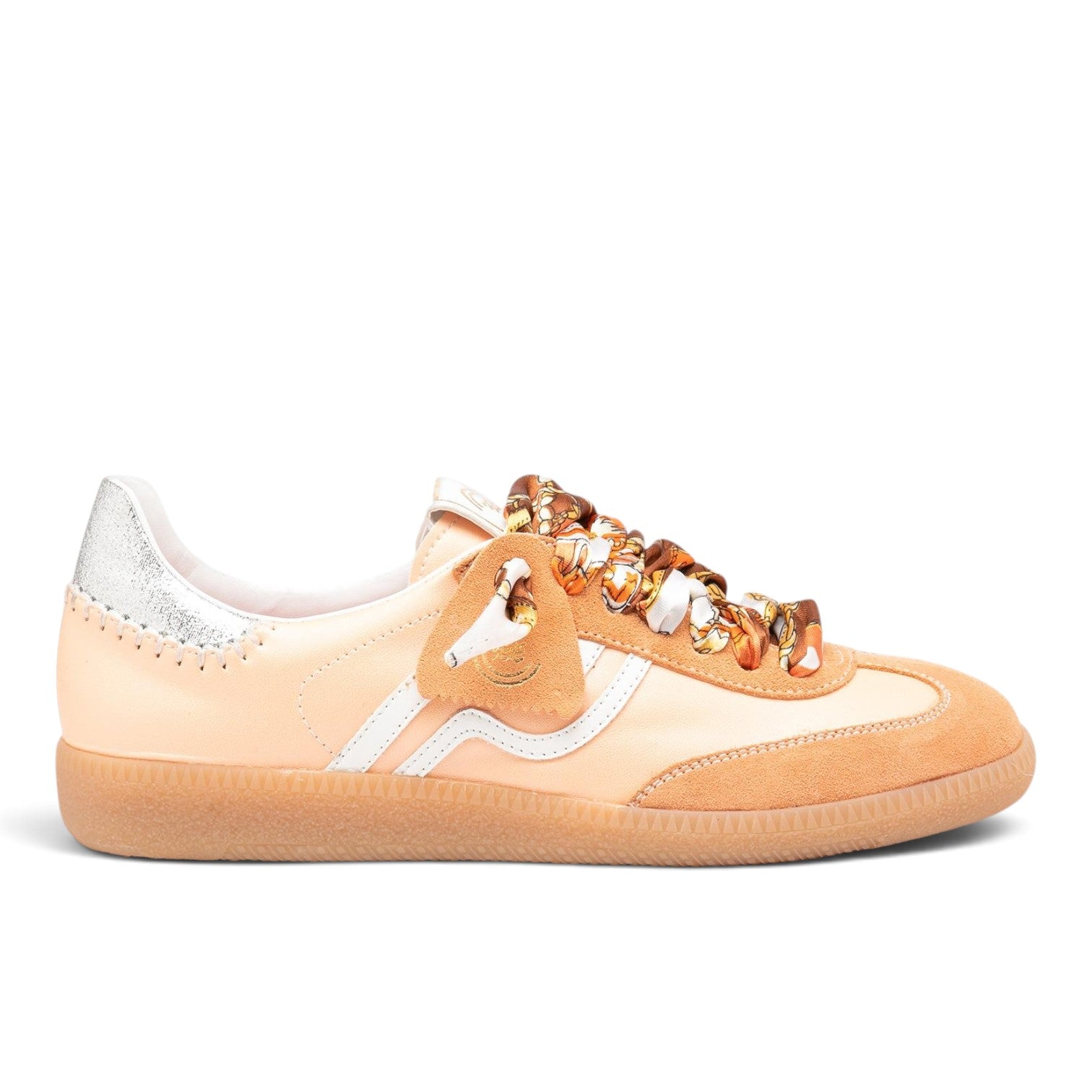 ShoeShop Primabase Polo women's sneakers in peach leather and suede with patterned laces and gum rubber sole.