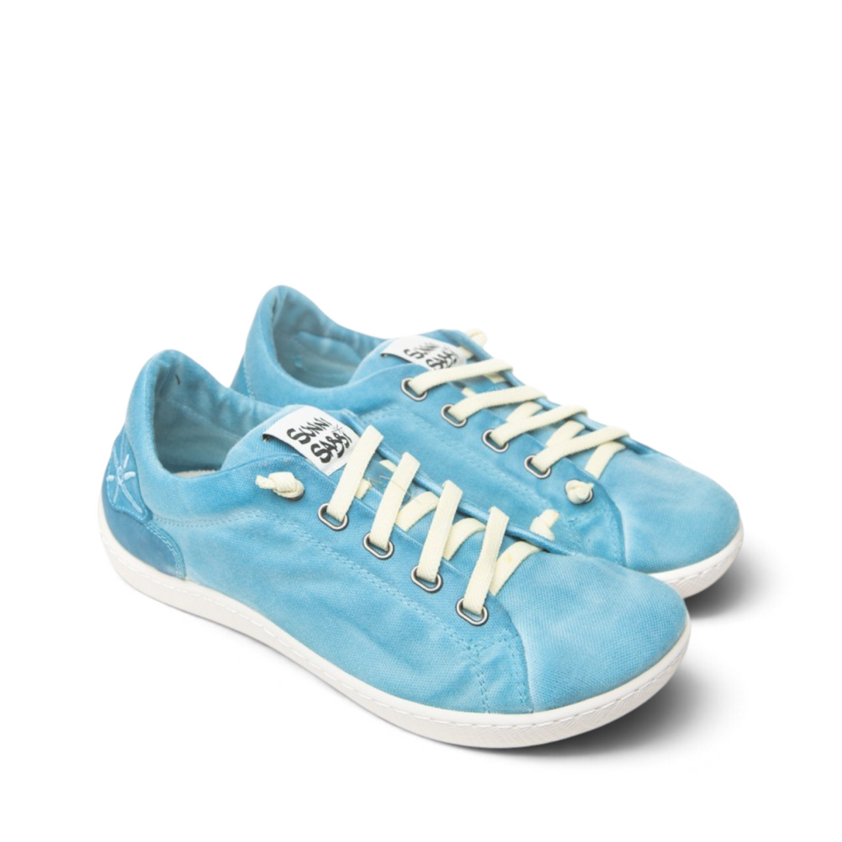 ShoeShop Sunni Sabbi OSHIMA light blue canvas sneakers with white laces and a casual low-top design