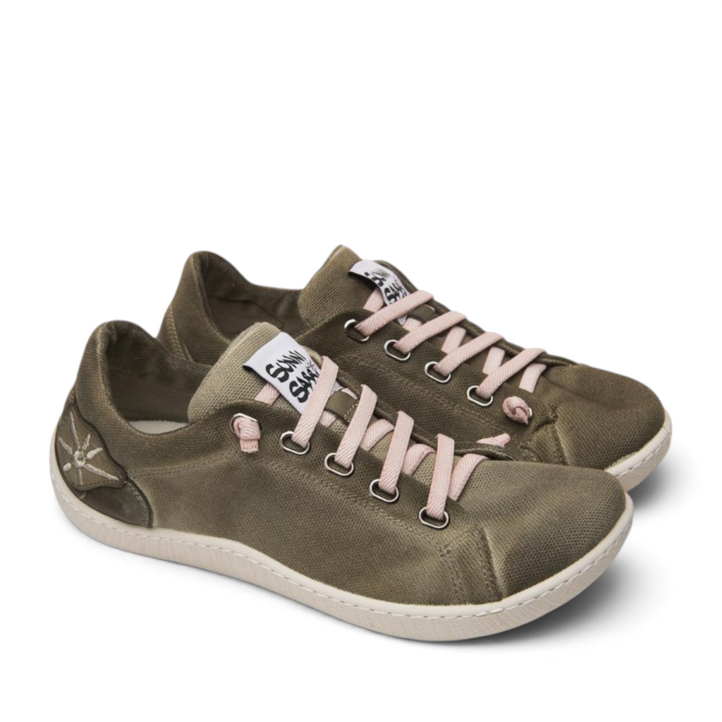 ShoeShop Sunni Sabbi OSHIMA olive green canvas sneakers with light pink laces and a white flexible sole